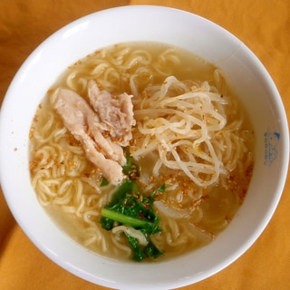 チキンと野菜の塩ラーメン